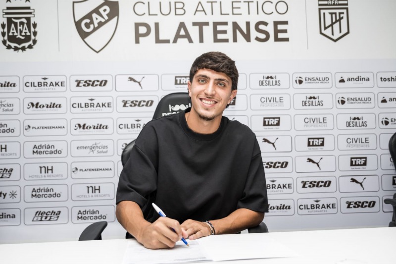 Mateo Mend�a firm� y es nuevo jugador de Platense
